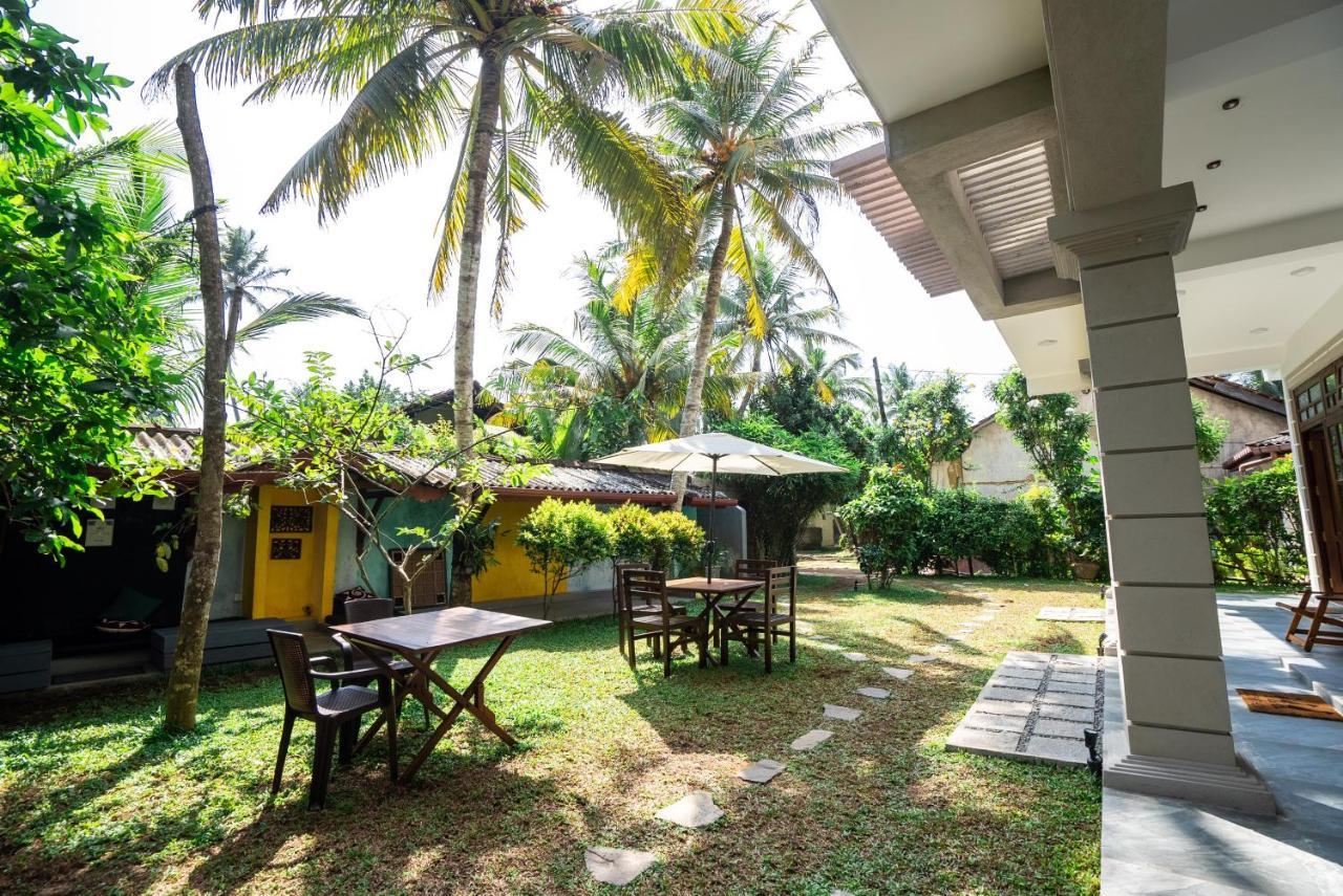 Plantation Surf Inn&Restaurant Midigama Timur Bagian luar foto