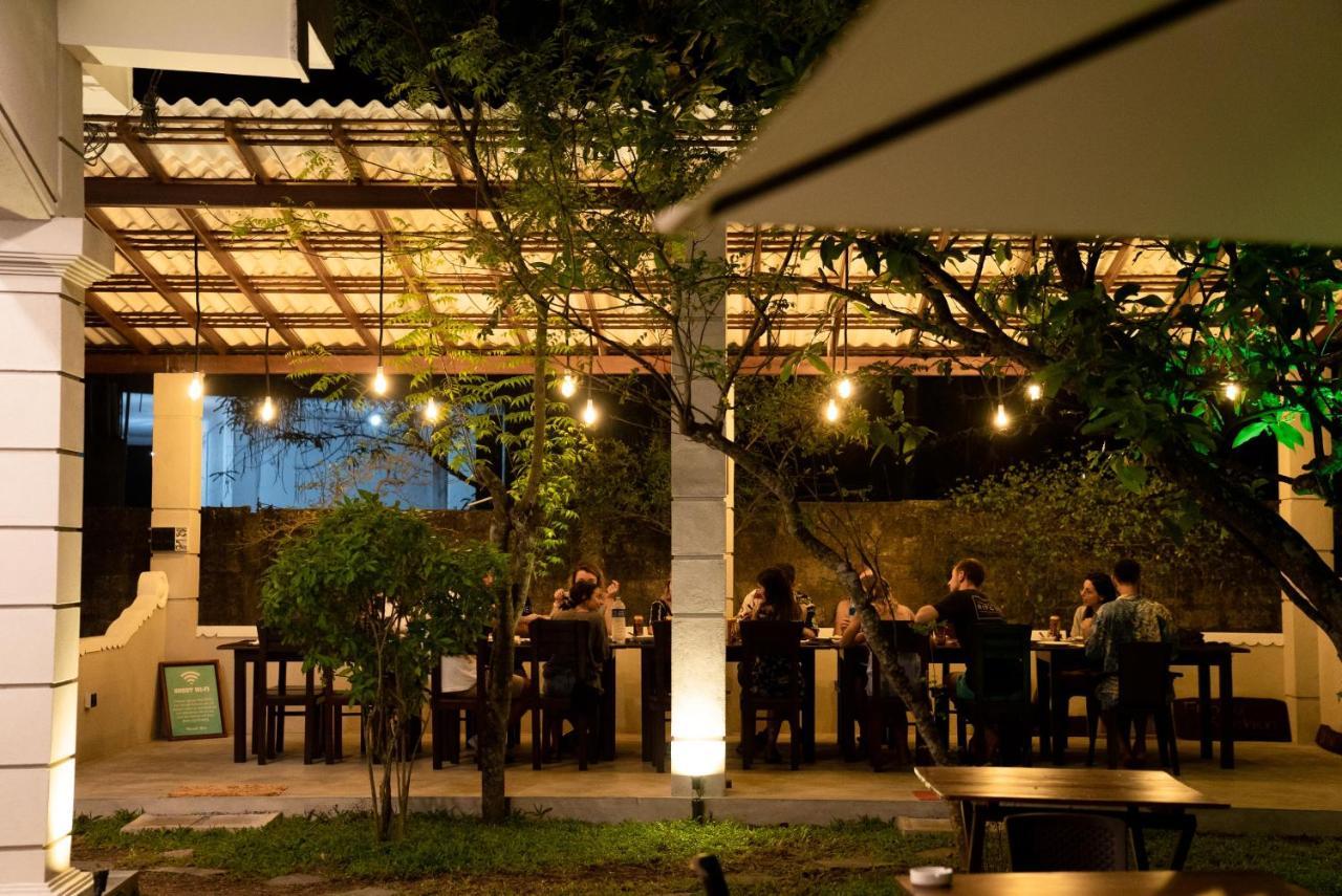Plantation Surf Inn&Restaurant Midigama Timur Bagian luar foto