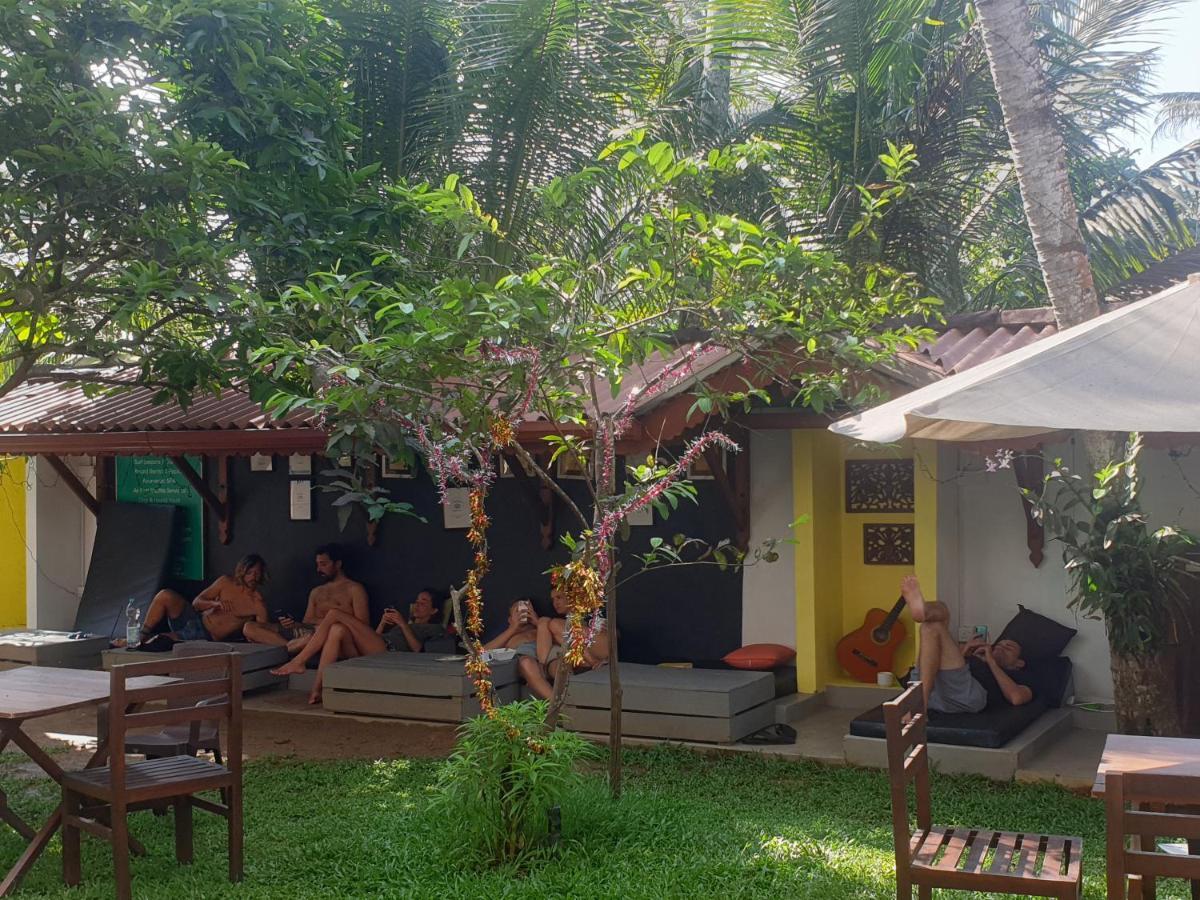 Plantation Surf Inn&Restaurant Midigama Timur Bagian luar foto