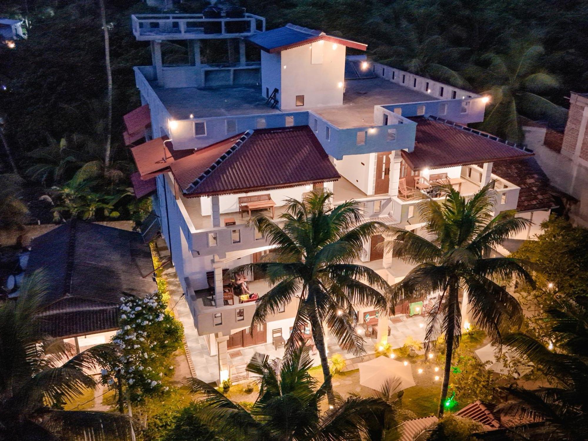 Plantation Surf Inn&Restaurant Midigama Timur Bagian luar foto