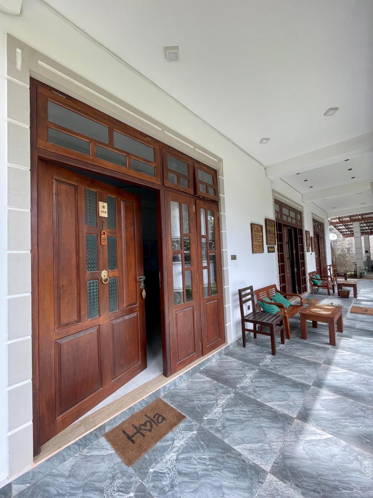 Plantation Surf Inn&Restaurant Midigama Timur Bagian luar foto