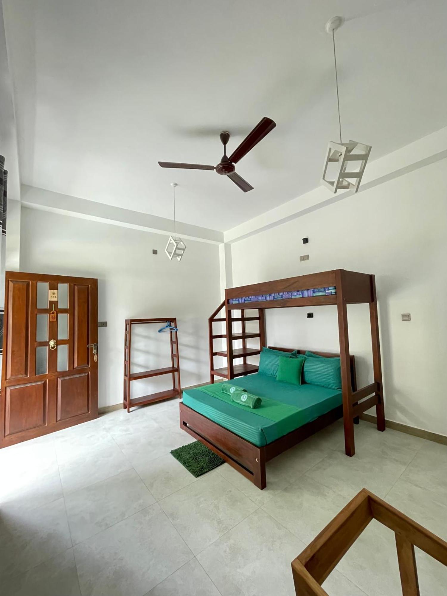 Plantation Surf Inn&Restaurant Midigama Timur Bagian luar foto
