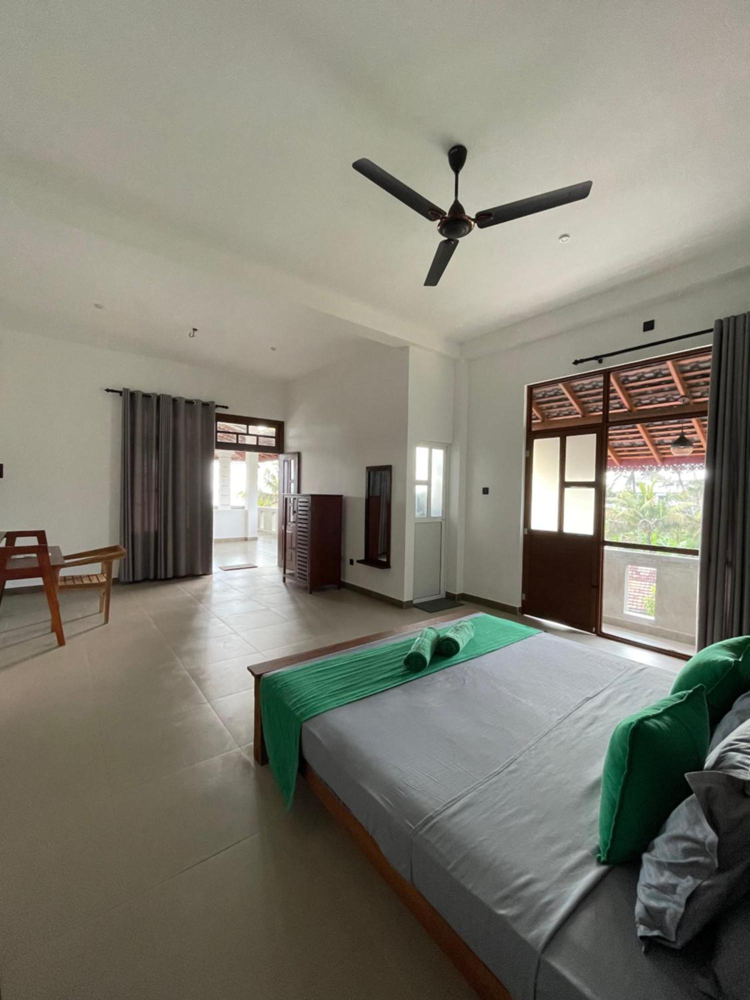 Plantation Surf Inn&Restaurant Midigama Timur Bagian luar foto