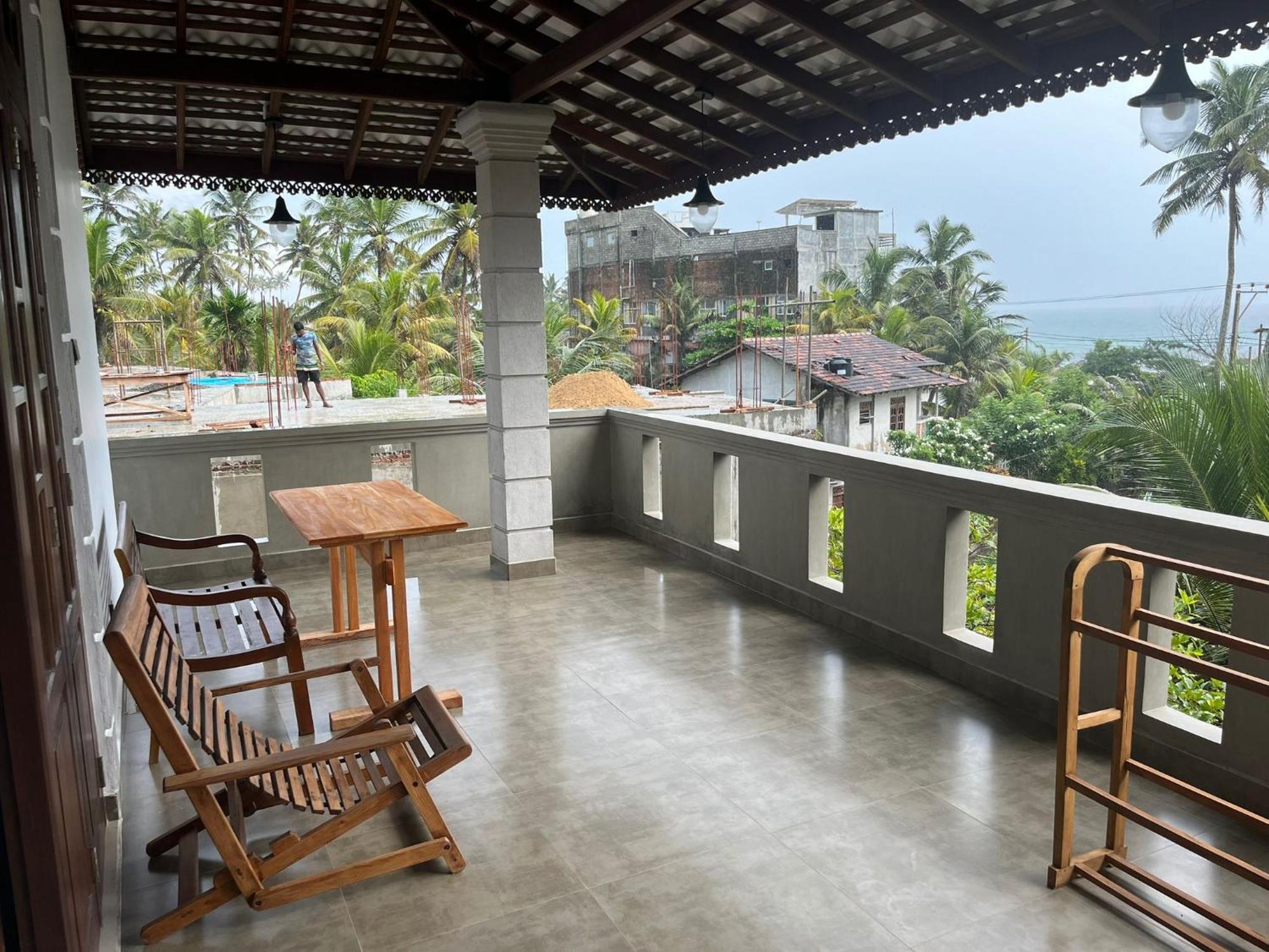 Plantation Surf Inn&Restaurant Midigama Timur Bagian luar foto