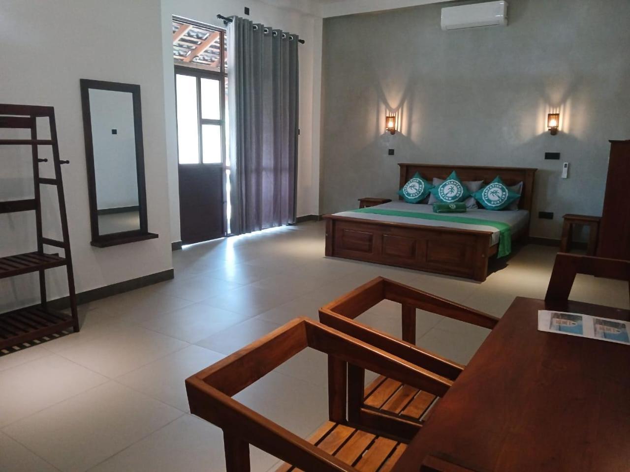 Plantation Surf Inn&Restaurant Midigama Timur Ruang foto