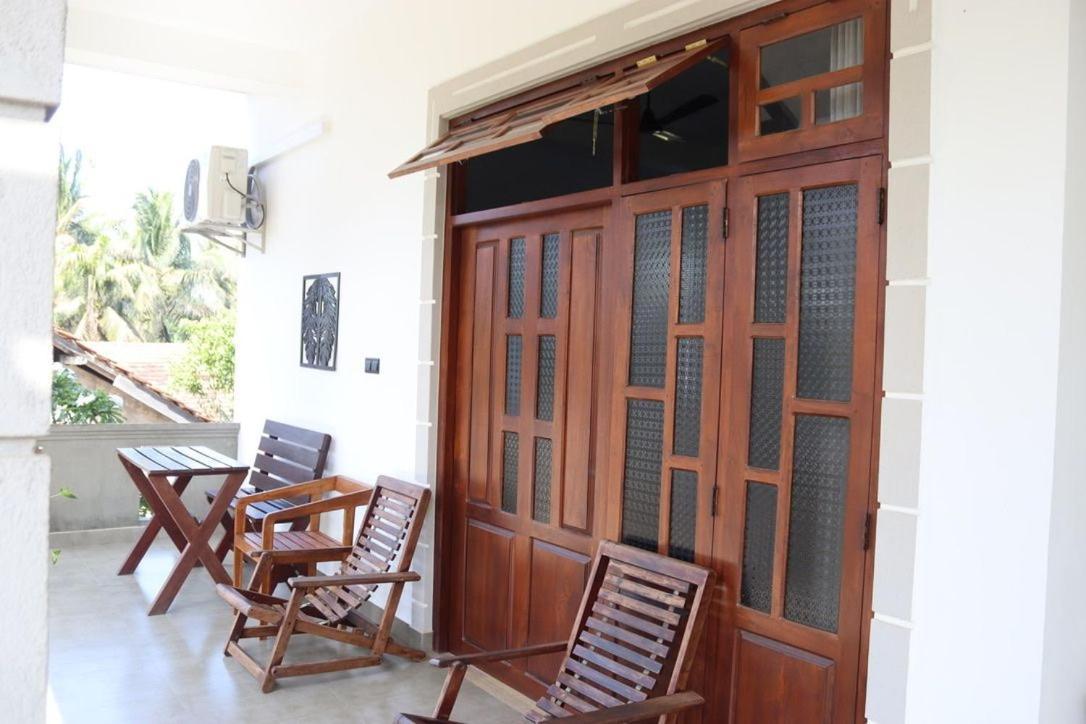 Plantation Surf Inn&Restaurant Midigama Timur Bagian luar foto