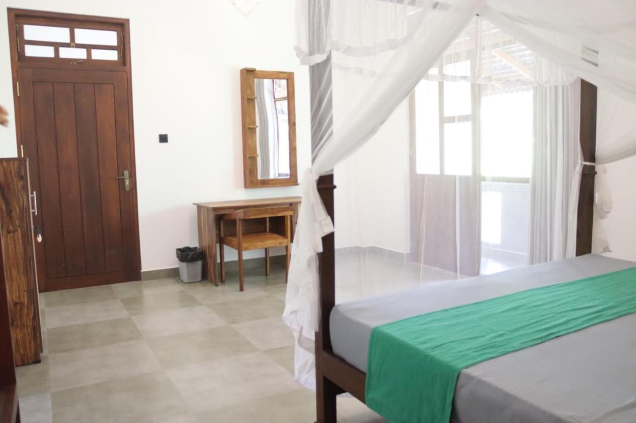 Plantation Surf Inn&Restaurant Midigama Timur Ruang foto