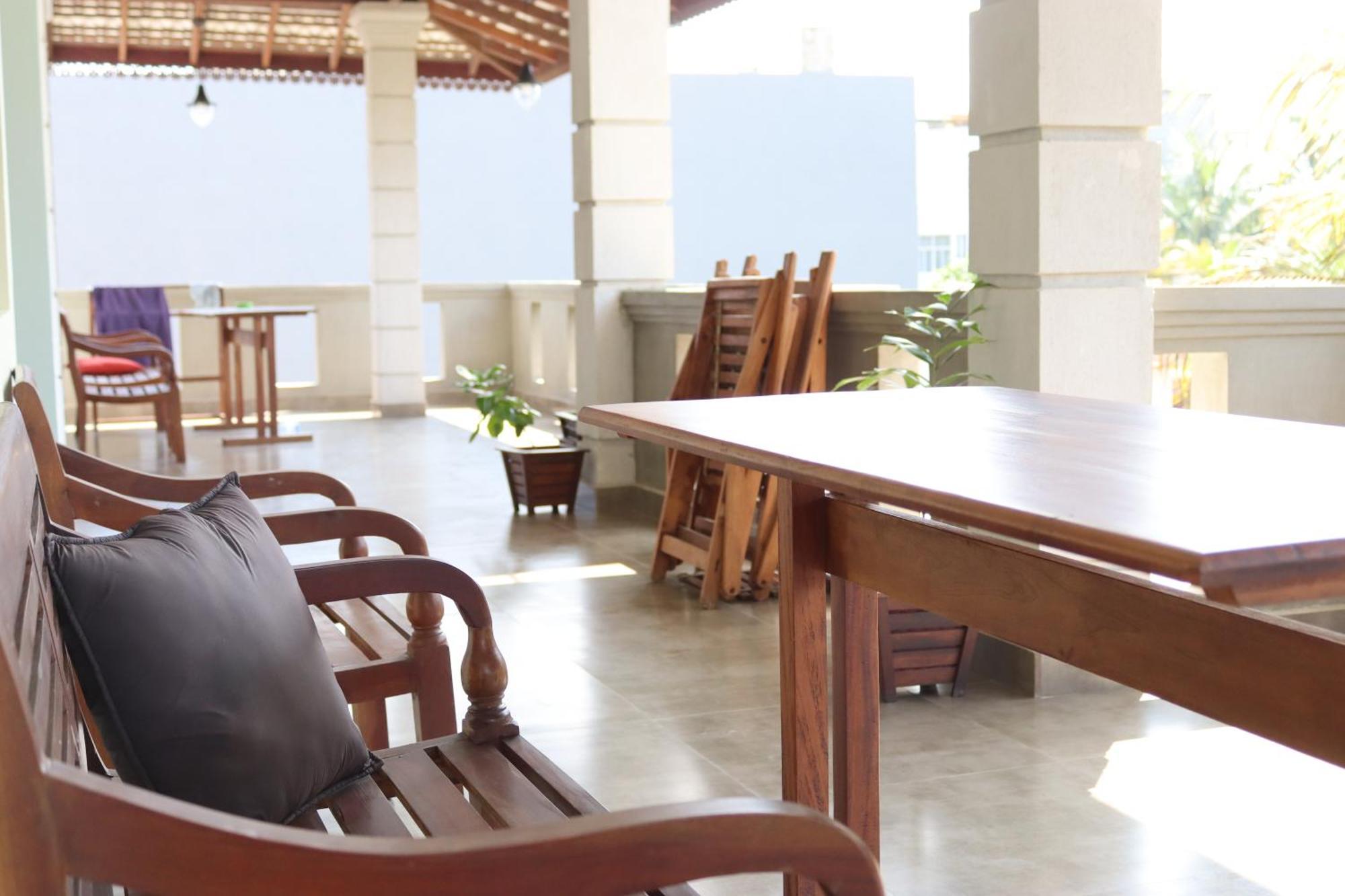 Plantation Surf Inn&Restaurant Midigama Timur Bagian luar foto
