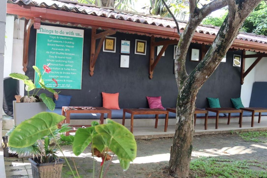 Plantation Surf Inn&Restaurant Midigama Timur Bagian luar foto