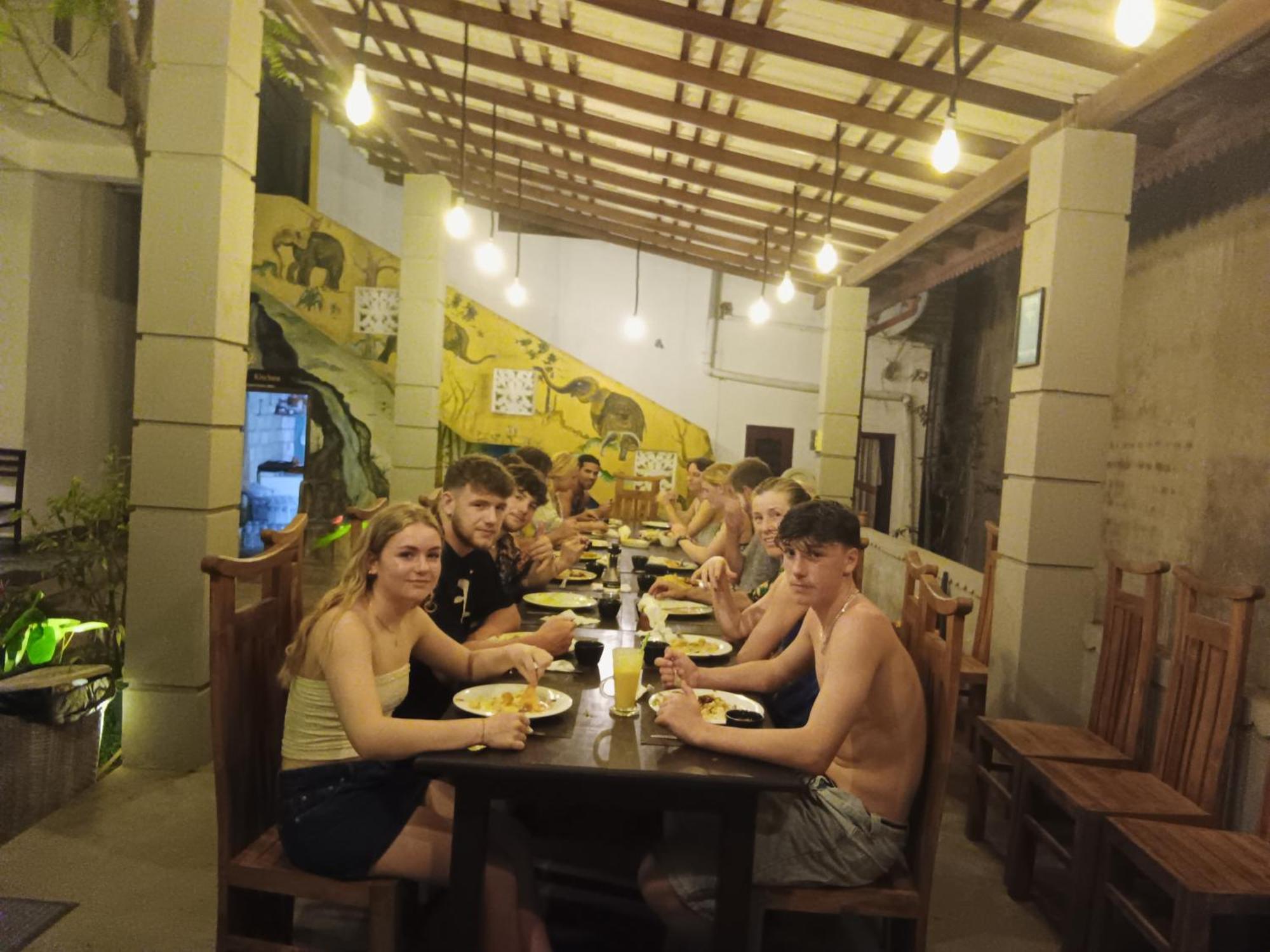 Plantation Surf Inn&Restaurant Midigama Timur Bagian luar foto