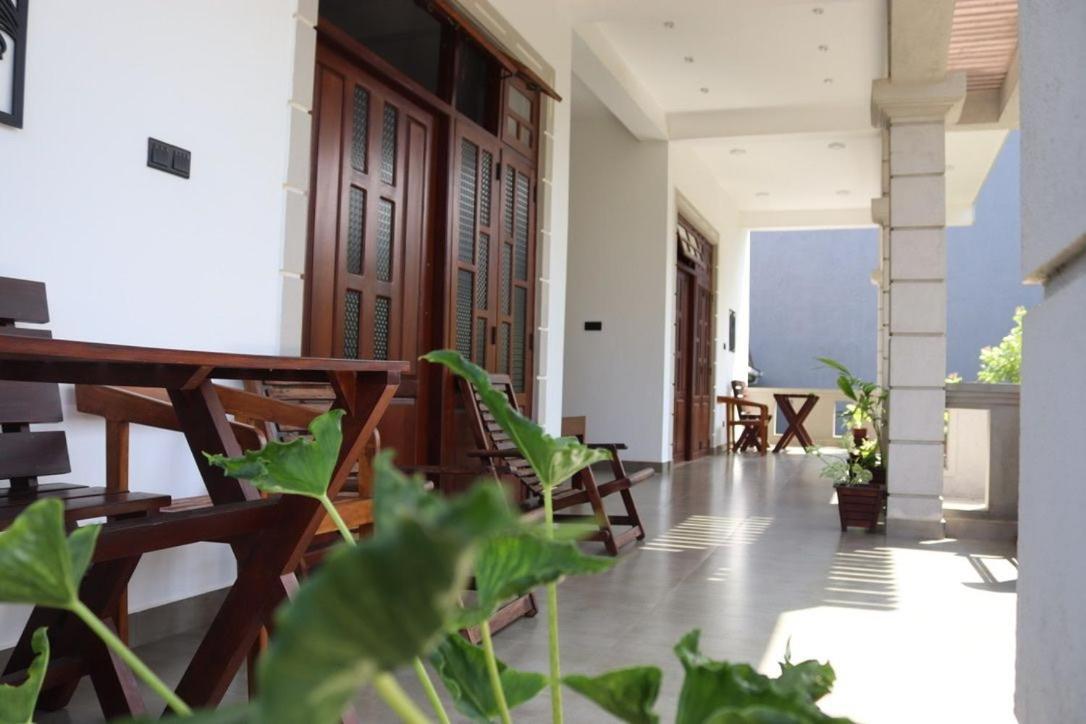 Plantation Surf Inn&Restaurant Midigama Timur Bagian luar foto