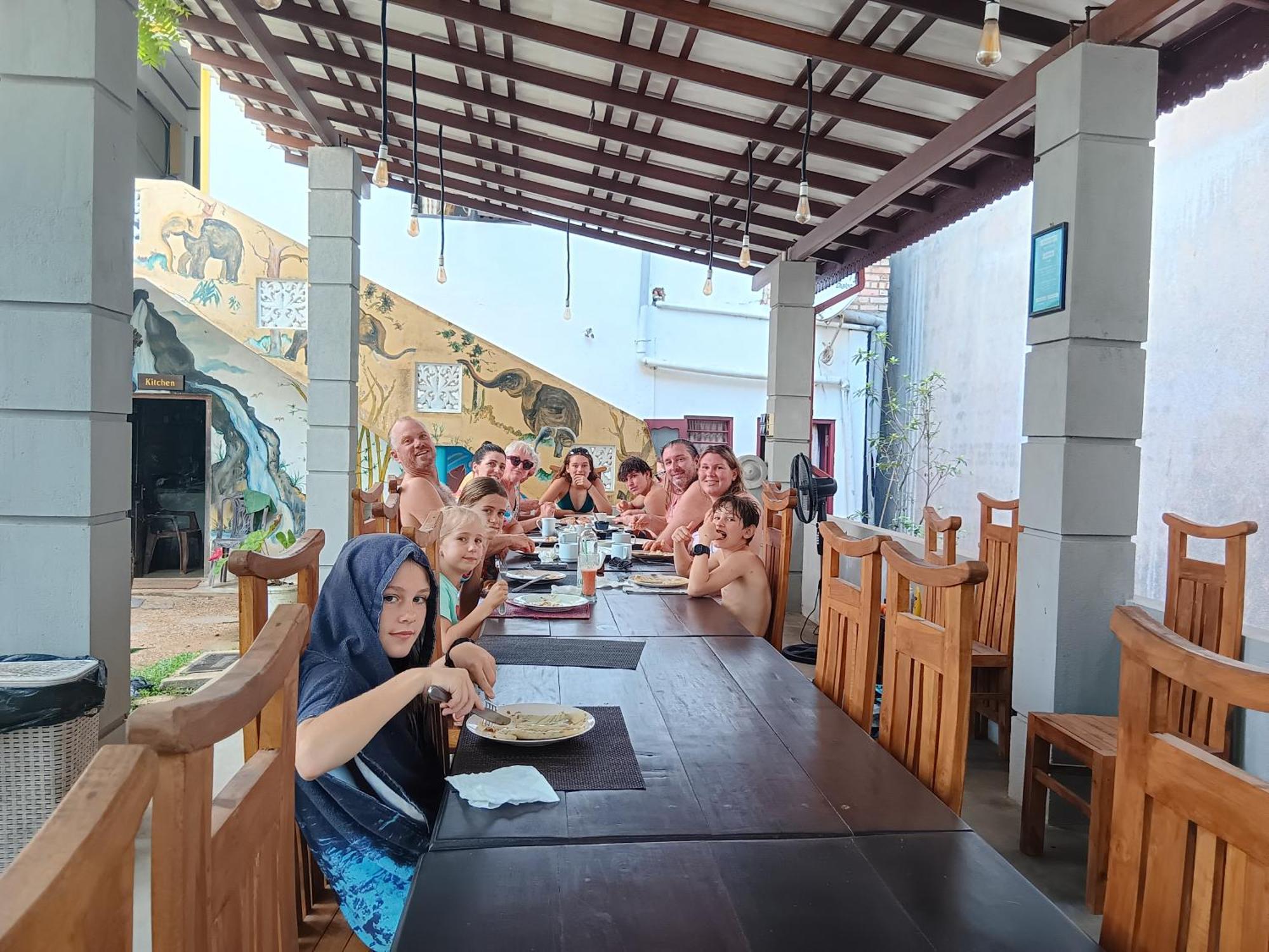 Plantation Surf Inn&Restaurant Midigama Timur Bagian luar foto