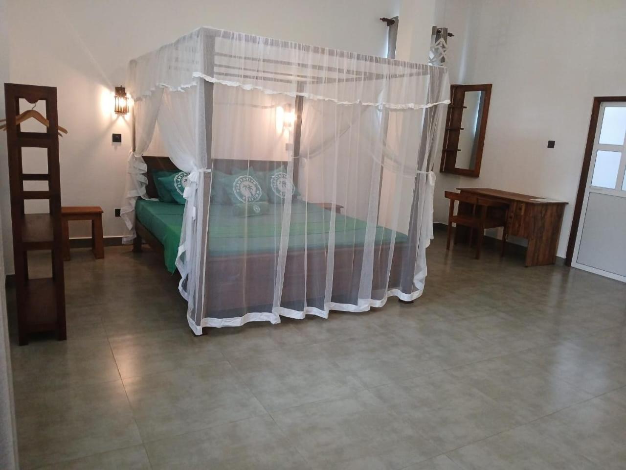 Plantation Surf Inn&Restaurant Midigama Timur Bagian luar foto